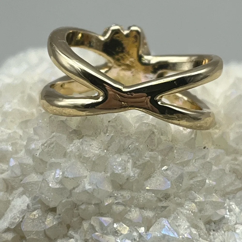 Elegant Gold Tone Pave Women's Ring - Stunning Statement Jewelry